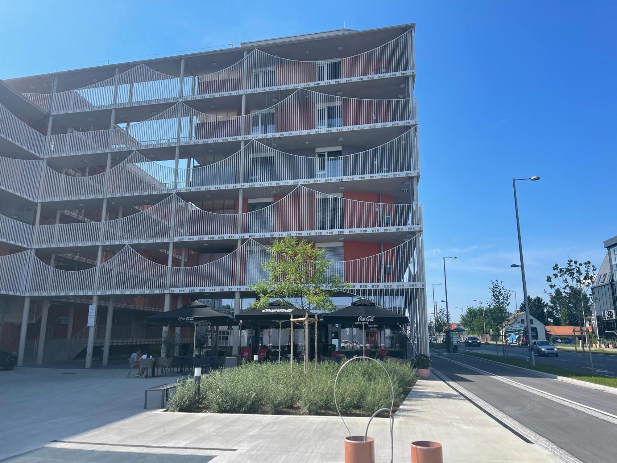 100 Qm Penthouse, Self-Check-In, 2 Parkplaetze Daire Graz Dış mekan fotoğraf