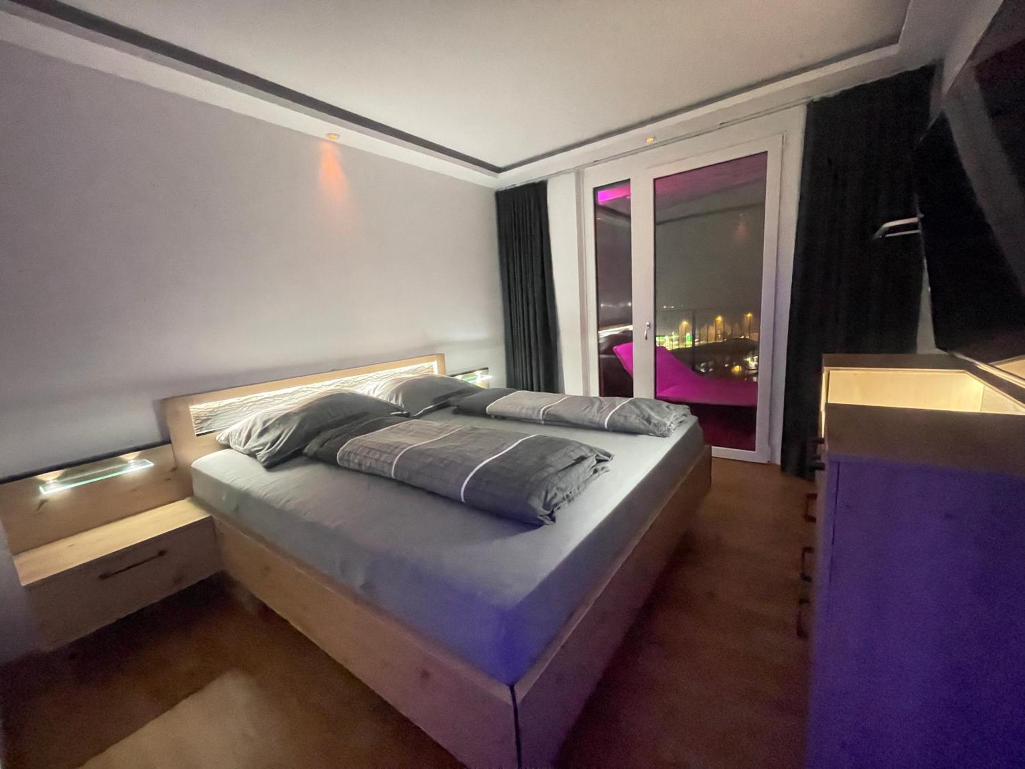 100 Qm Penthouse, Self-Check-In, 2 Parkplaetze Daire Graz Dış mekan fotoğraf