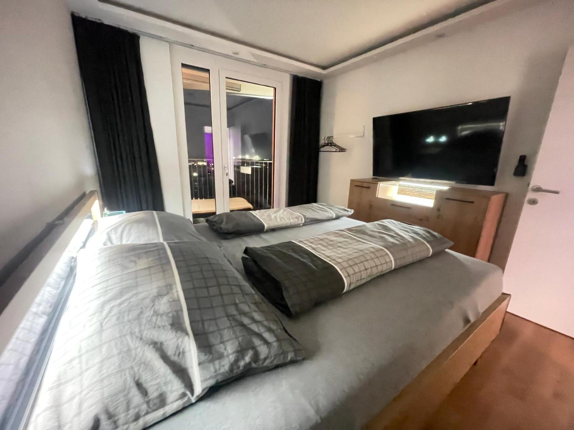 100 Qm Penthouse, Self-Check-In, 2 Parkplaetze Daire Graz Dış mekan fotoğraf