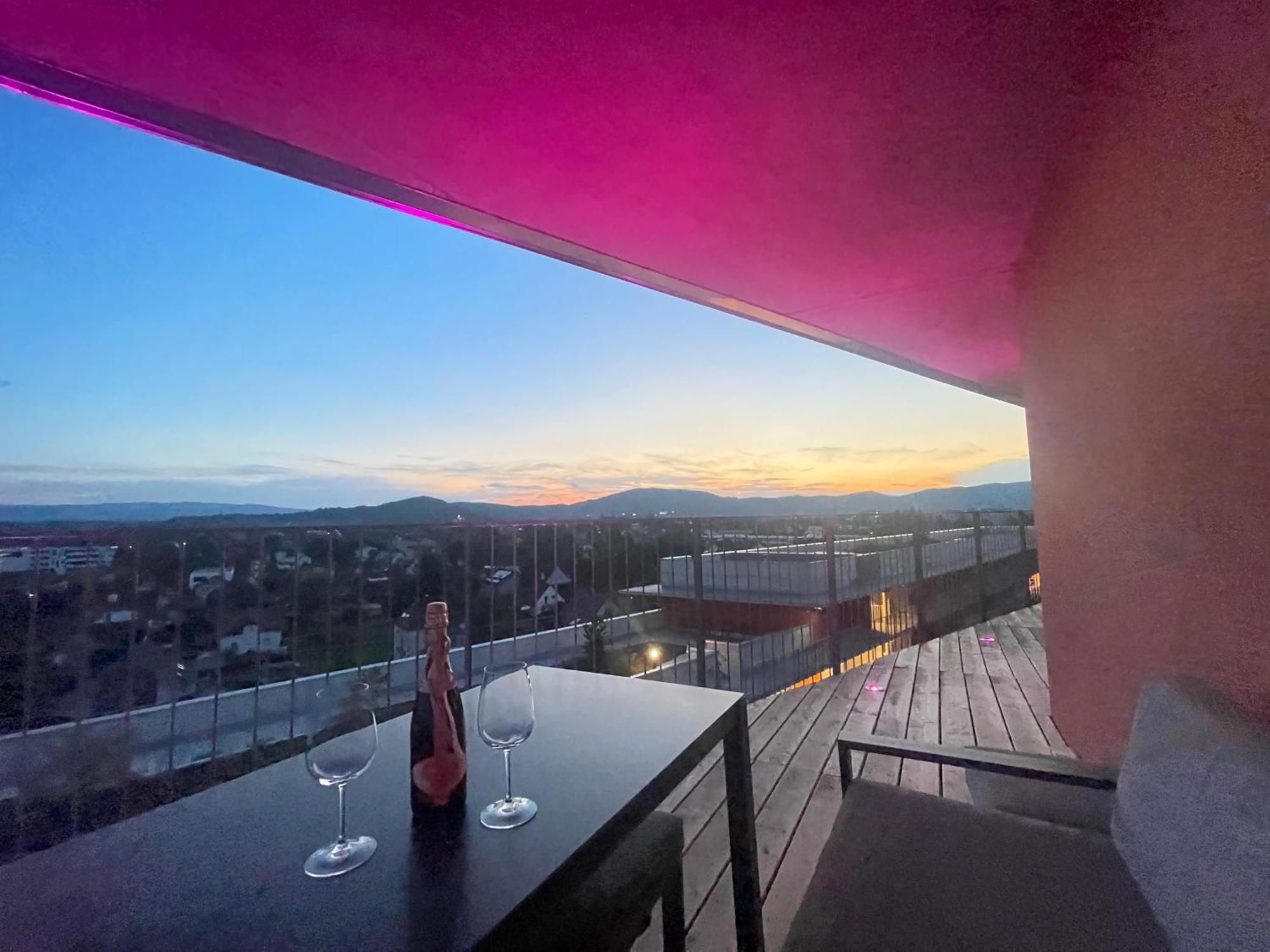 100 Qm Penthouse, Self-Check-In, 2 Parkplaetze Daire Graz Dış mekan fotoğraf