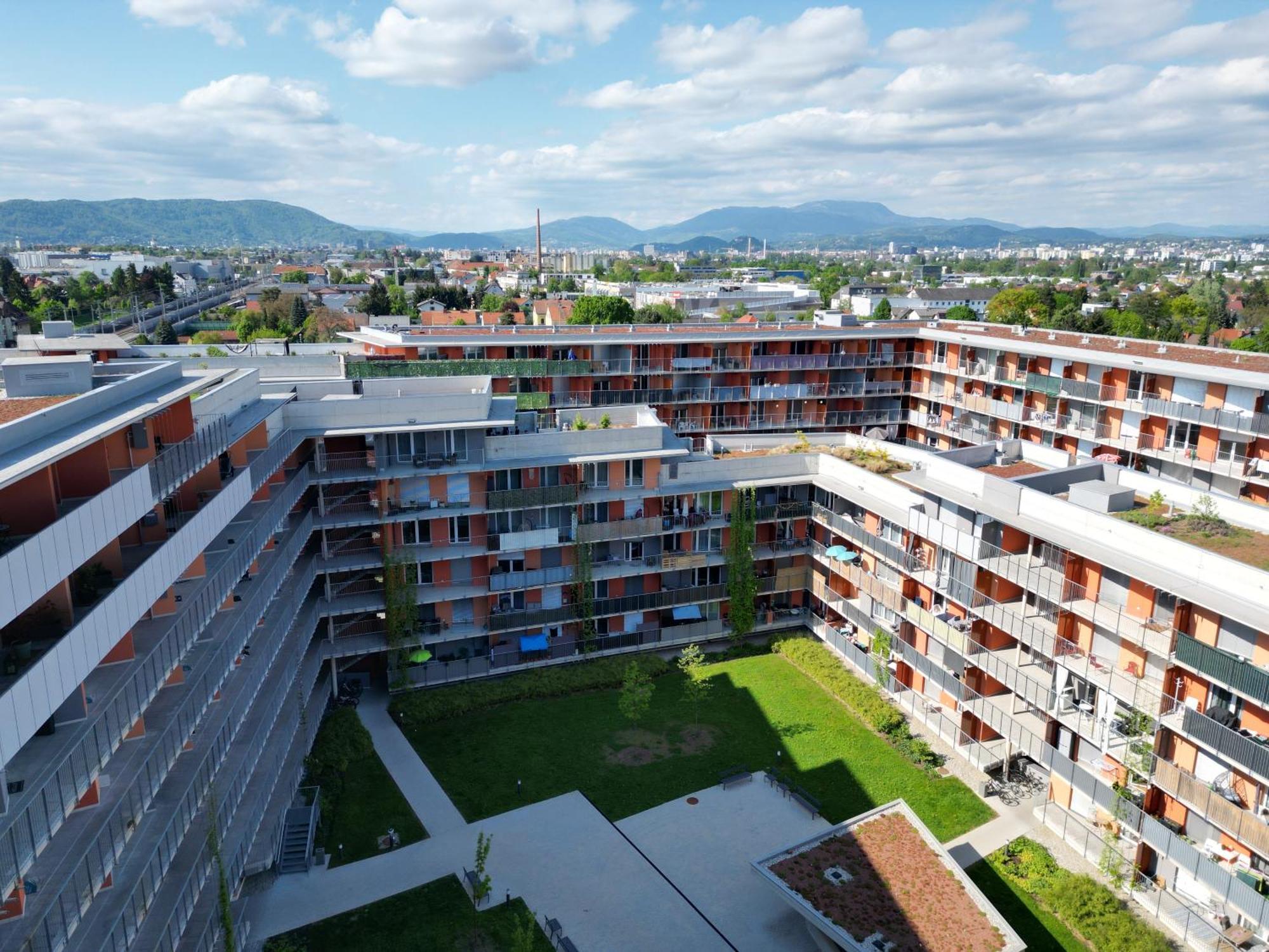 100 Qm Penthouse, Self-Check-In, 2 Parkplaetze Daire Graz Dış mekan fotoğraf